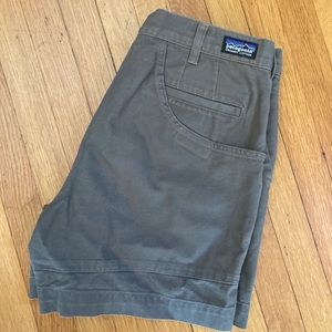 Men’s Patagonia organic cotton hiking shorts sz 32